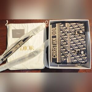 DIOR MESSENGER BAG (LIKE NEW)